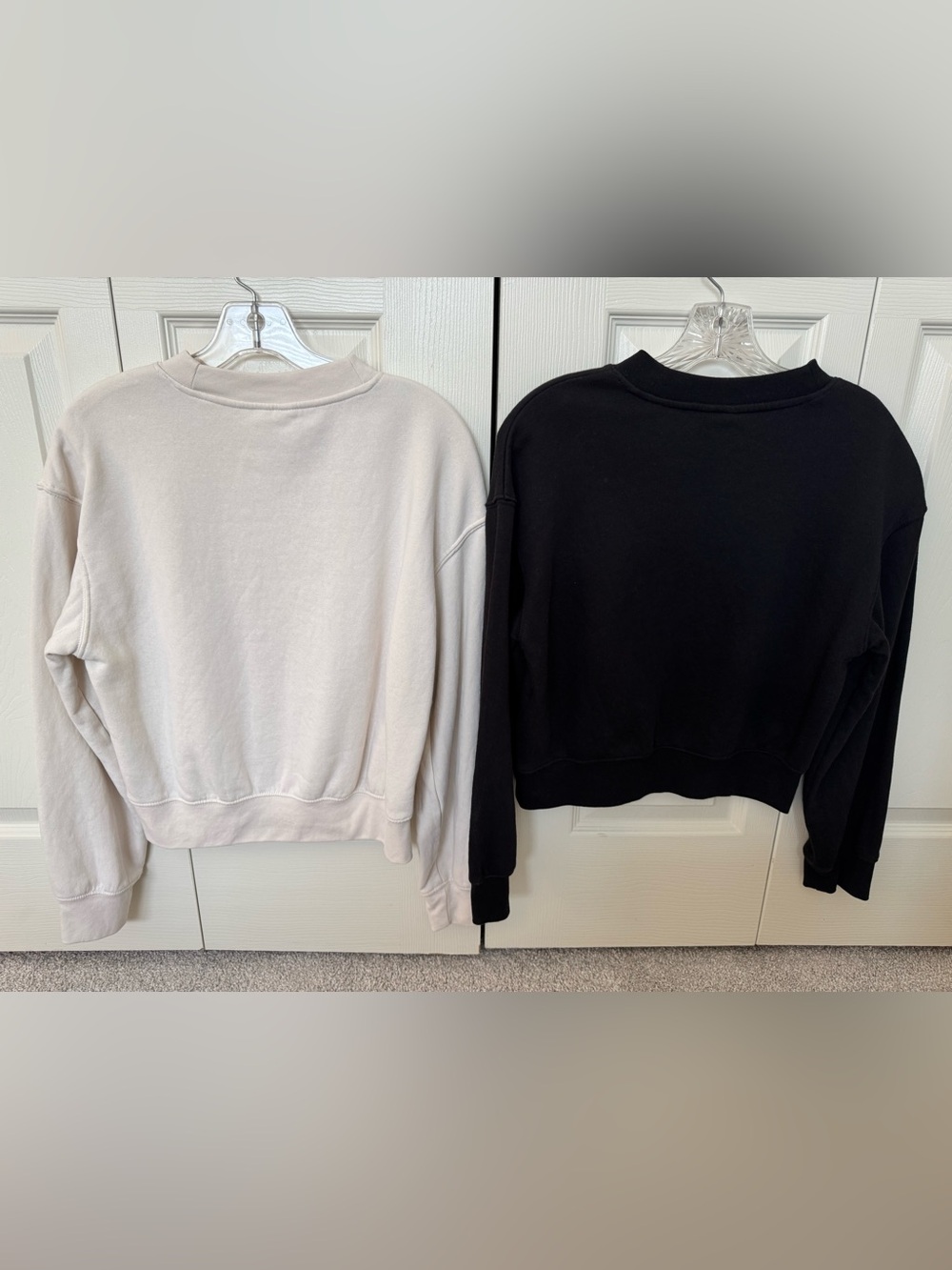 Divided by H&M Cropped Crewneck Sweatshirts - Black & Cream - Picture 3 of 5